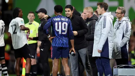 金球奖争夺白热化：登贝莱领跑，莱万莫德里奇紧随不舍